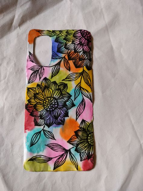 #mobilecover #backcover #drawing #art Mobile Cover Painting Ideas, Charger Art, Mobile Back Cover, Mandala Phone Case, Case Painting, Cover Painting, Diy Phone Case Design, Rajasthani Art, Diy Iphone Case