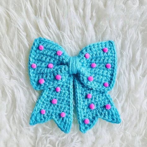 Crochet Loopita Bow Free Pattern Crochet Animal Head, Knit Hair Bow, Crochet Hair Bow, Crochet Craft Fair, Crochet Hair Bows, Instagram Pattern, Crochet Heart Pattern, Crochet Santa, Crochet Toddler