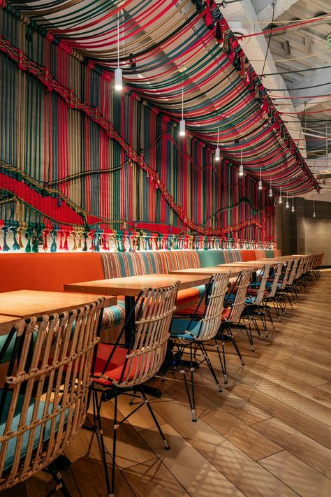 Prishtina Mall, Artistic Restaurant, Mexican Restaurant Decor, Colorful Restaurant, Peruvian Restaurant, Miami Restaurants, Florida Restaurants, Lounge Bar, Bar Design Restaurant