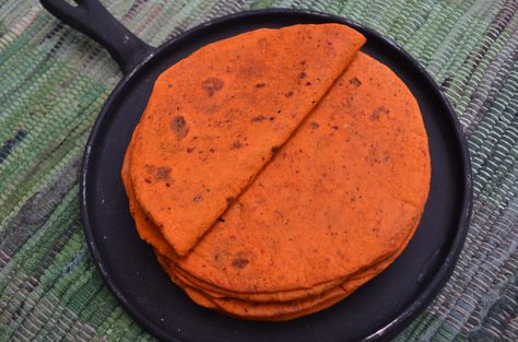 Red Chile Tortillas Mexican Chile, Tortilla Bread, Red Chile, Tortilla Recipe, Chile Pepper, New Mexican, Corn Tortillas, Flour Tortillas, Mexican Dishes