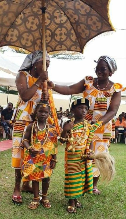 Ivorian children during mardi gras 2020 representing the Agni people of Ivory Coast Ivory Coast Culture, Ivorian Culture, Ivory Coast Africa, Coast Pictures, Cultural Clothes, African Coast, Nigerian Outfits, Africa People, Movie Ideas