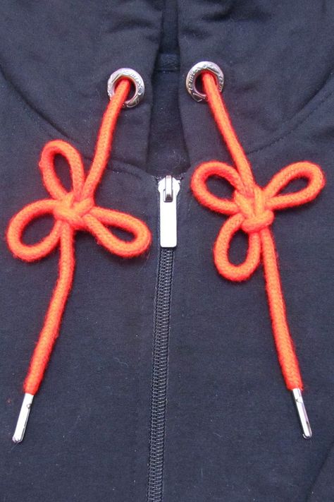 Hoodie String Knots Step By Step, Fancy Tie, Diy Clothes Hacks, Decorative Knots, Knots Diy, Paracord Projects, Macrame Tutorial, Clothing Hacks, Paracord