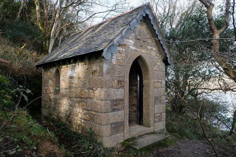 A Tiny Chapel Dedicated to St. Francis – Natural Building Blog Mini Chapel, Underground House Plans, Tiny Chapel, Mary Garden, Wilderness Cabins, House Mediterranean, Prayer Garden, Earth Sheltered, Unique Bird Houses