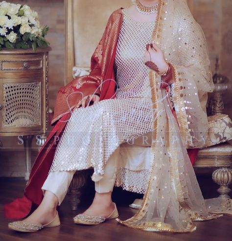 Nikah Outfit, Dress Pakistani, Nikah Dress, Shadi Dresses, Desi Wedding Dresses, Nikkah Dress, Bridal Dresses Pakistan, Pakistani Wedding Outfits, Pakistani Dresses Casual