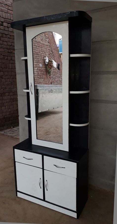 Dresing Tebal, Dressing Table Mirror Design, Simple Dressing Table, Bad Room Design, Modern Dressing Table Designs, Trending Home Decor, Wall Wardrobe Design, Wooden Wardrobe Design, Dressing Table Decor