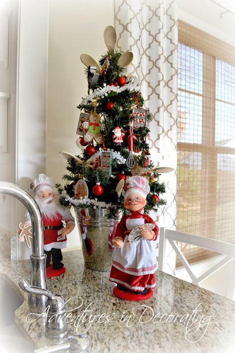 Adventures in Decorating: Our 2014 Christmas Kitchen ...Love the wooden spoons used in the kitchen themed tree. Kitchen Christmas Tree, Gingerbread Christmas Tree, 2014 Christmas, Gingerbread Christmas Decor, Kitchen Christmas, Zoella, Christmas Kitchen Decor, Diy Holiday Decor, Christmas 2014