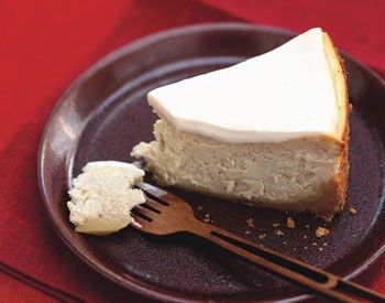 Chai-Spiced Cheesecake with Ginger Crust Chai Cheesecake, Spiced Cheesecake, Baker Baker, Fresh Fruit Recipes, Num Num, Chai Spice, Köstliche Desserts, Thanksgiving Ideas, Crust Recipe