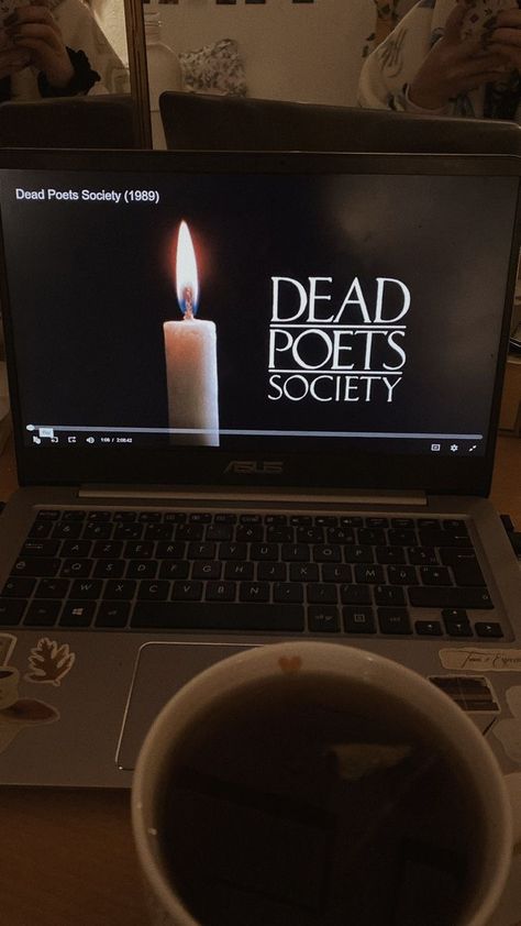 Chaotic Academia, I Love Cinema, Dead Poets Society, Dark Academia Aesthetic, Academia Aesthetic, Foto Ideas Instagram, Autumn Aesthetic, Instagrammer, Book Aesthetic