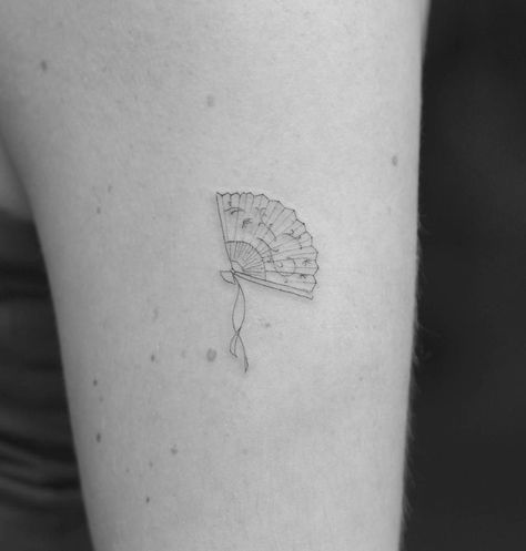 Singapore Tattoo Minimalist, Tiny Fan Tattoo, Vietnam Hat Tattoo, Small Vietnamese Tattoo, Vietnamese Fan Tattoo, Singapore Tattoo Ideas, Small Fan Tattoo, Vietnam Inspired Tattoos, Vietnamese Inspired Tattoo