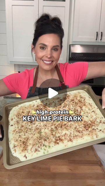 😋 Keto Diet Recipes 💪 Weight Loss  & Tips on Instagram: "High Protein Key Lime Pie Bark 🍋‍🟩🥧 by @healthylittlepeach  If you’re looking for a cool and sweet summertime treat filled with protein, you gotta try this. My girls even went crazy for this dessert. This recipe is gluten free and can be tailored to be dairy-free.  Ingredients: - 2.5 cups Greek yogurt (plain, non-fat or low-fat for higher protein) can substitute dairy-free yogurt of choice. -3.5 tbsp key lime juice - 2 tbsp powdered swerve (or sub 1 tbsp honey. Adjust sweetness level to taste) - 1 teaspoon vanilla extract - 1 tablespoon lime zest - 1/3 cup crushed gluten-free graham crackers ( I used Simple Mills Honey Cinnamon Sweet Thins) - 1/4 cup toasted coconut - 1 scoop vanilla protein powder regular or dairy-free  Macros: Key Lime Pie Yogurt Bark, Sweetness Level, Gluten Free Graham Crackers, Simple Mills, Key Lime Juice, Honey Cinnamon, Dairy Free Yogurt, Sweet Summertime, Lime Pie