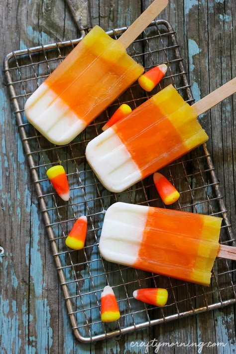 Summerween Party, Halfway To Halloween, Spooky Summer, Theme Park Ideas, Slasher Summer, Healthy Halloween Food, Popsicles Recipe, Fun Halloween Treats, Spooky Food