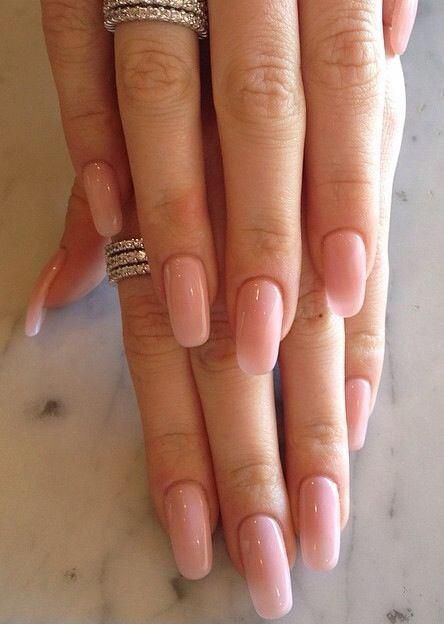 Love the shape of her nails, narrow and natural. #acrylicnailsrounds Squoval Nail Art, Nails Natural Color, Nail Neutral, Squoval Nail, Squoval Acrylic Nails, Nail Art Mariage, Nail Shapes Squoval, Gel Nails Long, Nails Shape