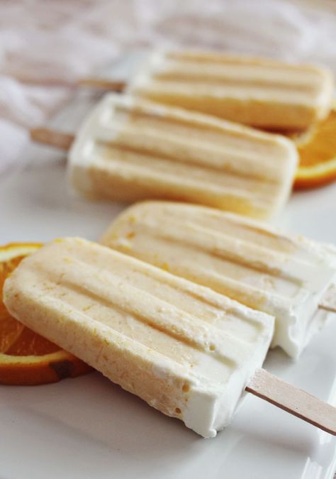 Creamsicle Recipes, Easy Popsicle Recipes, Orange Dreamsicle, Pudding Pop, Fresh Fruit Recipes, Homemade Popsicles, Ice Cream Popsicles, Orange Creamsicle, Popsicle Recipes