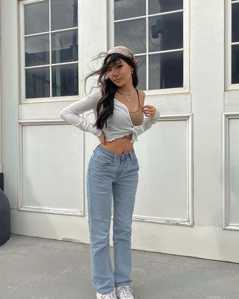 @pzper on Instagram. flared jeans with cardigan and brown shirt bandana Jeans With Cardigan, Brown Shirt, Flared Jeans, Flare Jeans, Going Out, On Instagram, Instagram