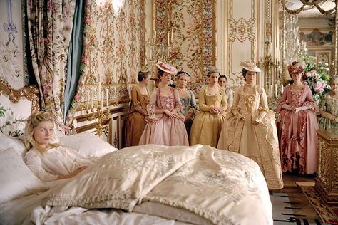 Maison Decor: Palace of Versailles, Marie Antoinette and all those King Louis' Marie Antoinette Film, Movie Bedroom, Marie Antoinette Aesthetic, Marie Antoinette Movie, Charlene Von Monaco, Marie Antoinette 2006, Glenn Close, Moonrise Kingdom, Elisabeth Ii