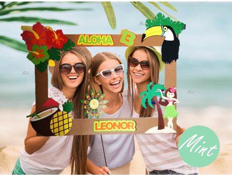 Beach Party Photo Booth, Summer Events Ideas, Water Park Ideas, Team Images, Party Photo Frame, Photo Boots, Aloha Party, Hawaiian Party Decorations, Summer Fair