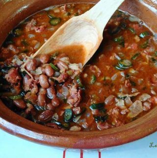 Mexican Frijoles, Charro Beans, Spicy Salsa, Beans Recipe, Smoked Bacon, Mexican Food Recipes Authentic, Grilled Meat, Mexican Dishes, Bean Recipes