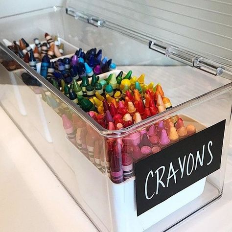 Coloring Supplies Organization, How To Store Coloring Books, Organizing Colored Pencils, Color Pencil Organization, Crayon Storage Ideas, Organizing Crayons, Classroom Crayon Organization, Organize Markers And Crayons, Crayon Storage