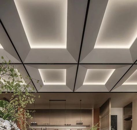 Salon New Classic, Office Ceiling Design, Reception Ceiling, Lobby Ceiling, Atrium Design, Classic Facade, Showroom Decor, Office Ceiling, New Ceiling Design