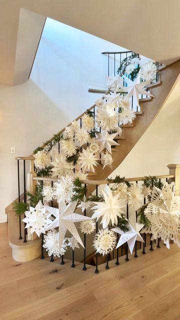 Paper Snowflake Decorations, Decorate With Garland, Paper Snowflake Garland, Snowflake Christmas Decor, Paper Decorations Diy, Diy Christmas Garland, Snowflake Garland, Paper Snowflake, Christmas Front Porch