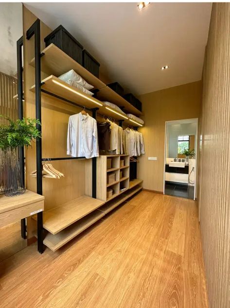 Zen House Design, Storage Tricks, Zen House, Closet Design Layout, Open Closet, House Furniture Design, Walk In Wardrobe, Dressing Room Design, Wardrobe Closet