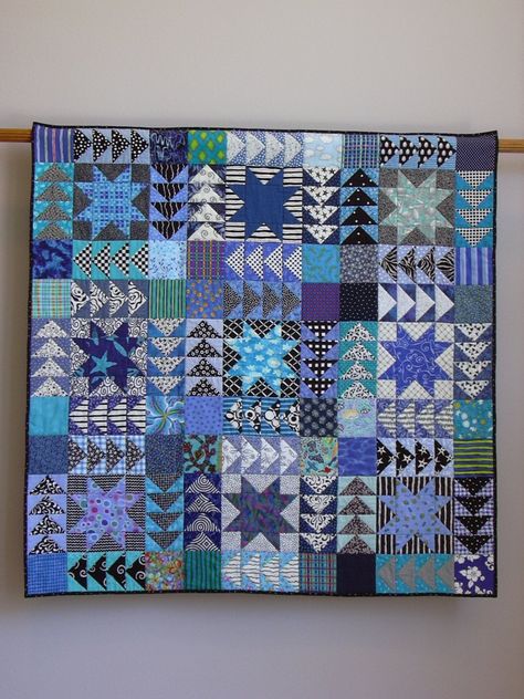 Quilt Hanging, Pola Topi, Flying Geese Quilt, Blue Quilt, Quilt Modernen, Quilt Care, Miniature Quilts, Pdf Quilt Pattern, Star Quilt Patterns