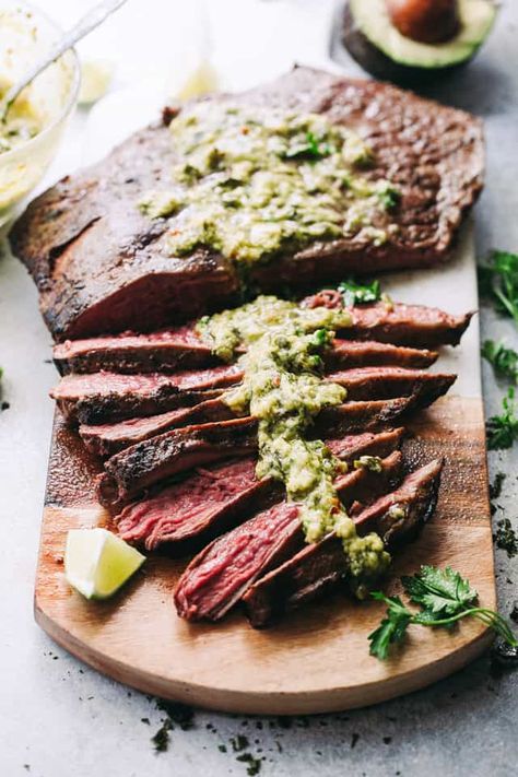 Grilled Flank Steak with Avocado Chimichurri Sauce - deliciously juicy grilled flank steak served with a blend of avocado chimichurri sauce! #grilledflanksteak #grilledflanksteakrecipe #flanksteak #grilledsteak #grilledsteakrecipe #howtogrillsteak #avocadosauce Flank Steak With Chimichurri, Flank Steak Chimichurri, Avocado Chimichurri, Easy Steak Dinner, Flank Steak Recipe, Steak With Chimichurri, Steak With Chimichurri Sauce, Bbq Summer, Flank Steak Recipes