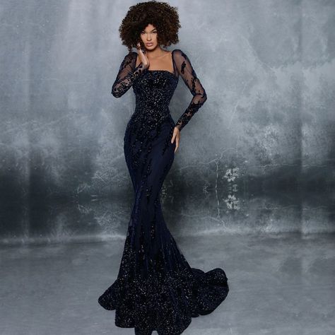 The gown everyone will always remember! #gownspiration #eveninggowns #glamgown #redcarpetlook #fashionstyle Trumpet Evening Dress, Tarik Ediz Dresses, Navy Blue Gown, Dress Display, Long Sleeve Evening Gowns, Tarik Ediz, Trumpet Dress, Embroidered Bodice, Blue Gown