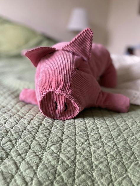 Free Printable PDF Sewing pattern for a large Potbelly Pig! Print your free pattern, then follow along my heavily photographed tutorial! Pig Pillow Diy, Pig Patterns To Sew, Simple Plushie Sewing Patterns Free, Sewing Pattern Free Animals, Weighted Stuffed Animal Pattern, Pig Pattern Sewing, Sewing Pattern Stuffed Animal, Easy Sew Stuffed Animals, Fabric Animals Patterns Free Sewing