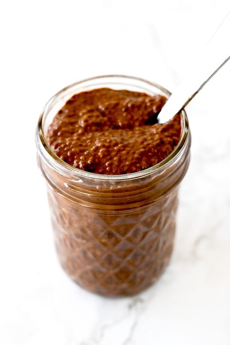 This chocolate chia pudding with almond milk is a rich, creamy, and delicious healthy breakfast, snack or dessert. Chia Pudding With Almond Milk, Chia Pudding Coconut Milk, Pudding With Almond Milk, Delicious Healthy Breakfast, Coconut Milk Chocolate, Dairy Free Recipes Easy, Chocolate Chia Pudding, Yummy Healthy Breakfast, Coconut Pudding