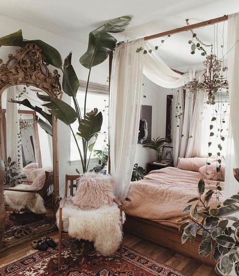 How To Design A Studio Apartment And Create A Smart And Stylish Home — THE NORDROOM Design Ložnic, Loft Bedroom, Dekorasi Kamar Tidur, Bohemian Bedroom Decor, Bohemian Bedroom, Canopy Bed, Room Decorating, Bedroom Designs, Personal Space