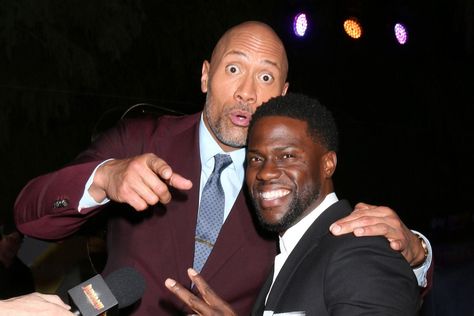 Recently Kevin Hart met with an accident and it was reported that he was going through some deep injured but it is now reported that he seems fine. Dwayne “The Rock” Johnson himself confessed in a show that he is fine. The Rock And Kevin Hart Funny, Dwayne Johnson And Kevin Hart, Kevin Hart And The Rock, The Rock And Kevin Hart, Central Intelligence Movie, Kevin Hart Funny, Funny Selfies, Rock Johnson, Kevin Hart