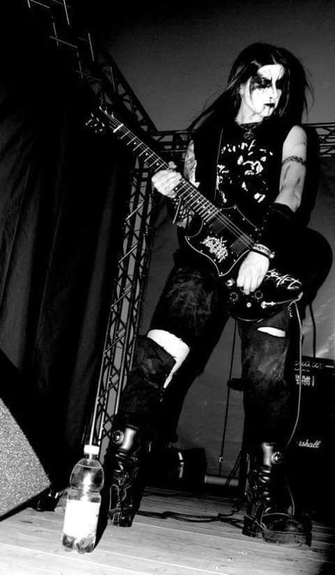 Heavy Metal Aesthetic Outfits, Black Metal Outfit, Black Metal Aesthetic, Black Metal Fashion, Metalhead Fashion, Metalhead Guy, Dani Filth, Metal Outfit, Black Metal Girl