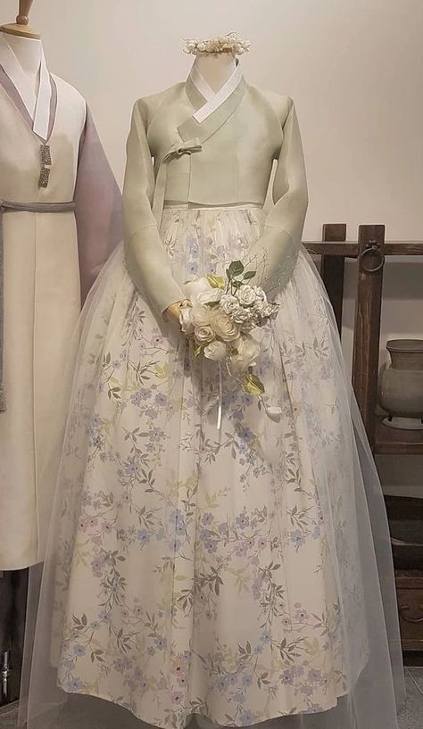 Hanbok Wedding Dress, Korean Traditional Dress Hanbok, Hanbok Wedding, Korean Wedding Dress, Hanbok Traditional, Traditional Asian Dress, Korean Traditional Clothing, Korea Dress, Korean Traditional Dress