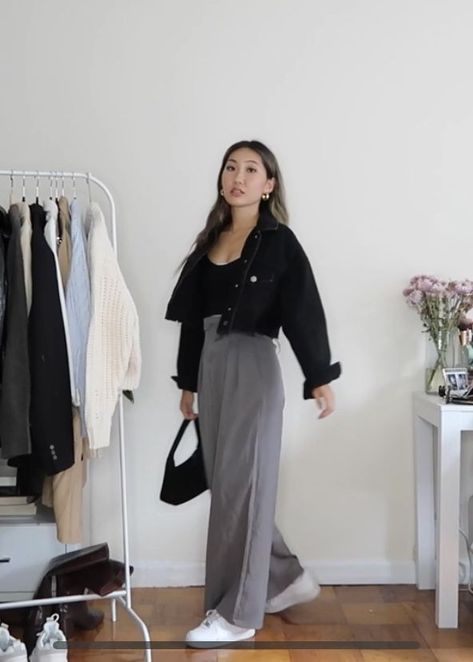 Gray Trousers Outfit Women, Grey Trousers Outfit Women, Grey Trousers Women, Grey Dress Pants Outfit, Trousers Women Outfit, Wide Leg Outfit, Teenage Clothes, Dress Pants Outfits, Airport Fits