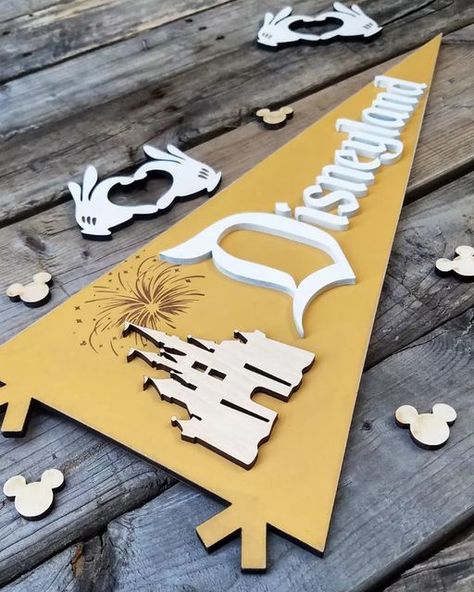 Disney Wood Signs, Thunder Laser, Projet Cricut, Mums Birthday, Glowforge Projects, Disney Sign, Cnc Ideas, Disney Posters, Disney Decor