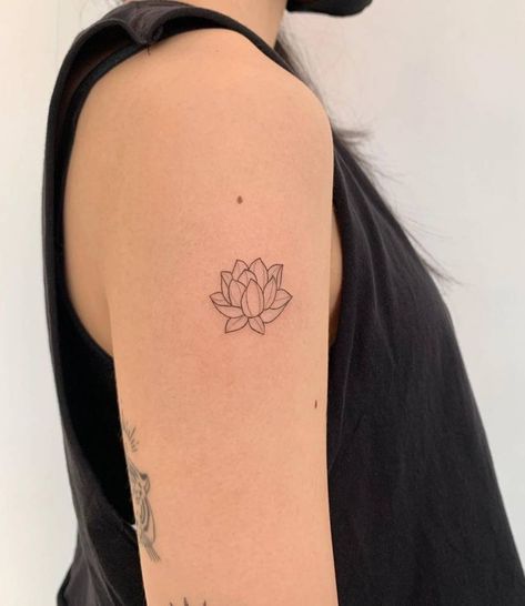 Nana Lotus Tattoo, Flower Upper Arm Tattoo, White Lotus Flower Tattoo, Flowers Tattoos For Women, Fine Line Lotus Tattoo, Tattoo On Upper Arm, Simple Lotus Tattoo, Pixie Tattoo, Upper Arm Tattoo