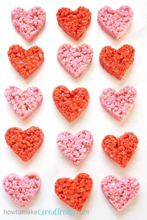 These red and pink heart-shaped Valentine's Day Rice Krispie Treats are so easy to make and taste delicious. We taste tested over 20 Rice Krispie Treat recipes to find the very best and used it to make these sweet Valentine's Day desserts. Valentine Rice Krispie Treats, Valentines Strawberries, Menu Saint Valentin, Strawberries Ideas, Keto Valentines, Valentine Dessert, Valentine Strawberries, Diet Lunch, Valentines Recipes Desserts