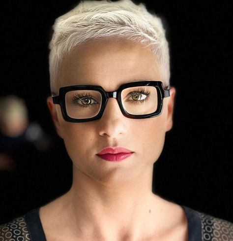 Icy Blonde Pixie for Round Face Short Hair With Glasses, Hair With Glasses, Pixie With Bangs, Ways To Style Short Hair, Pixie Hair Color, Golden Blonde Hair Color, Platinum Blonde Pixie, Short Blonde Pixie, Style Short Hair