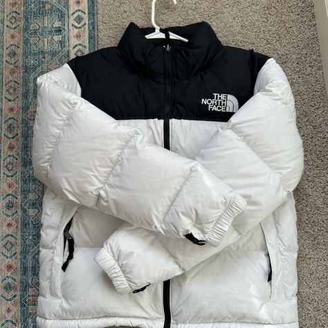 Like New White North Face Nuptse puffer jacket White North Face Puffer Jacket Outfit, The North Face White Jacket, White North Face Puffer, North Face Puffer Jacket Outfit, North Face Jacket White, Black North Face Puffer, White North Face Jacket, Shag Jacket, Cozy Mood