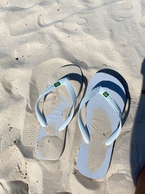 Aesthetic Flip Flops, Brazil Vibes, Brazil Core, Brazil Aesthetic, Brasil Aesthetic, Girls Diary, Moto Cross, Bossa Nova, Summer 3