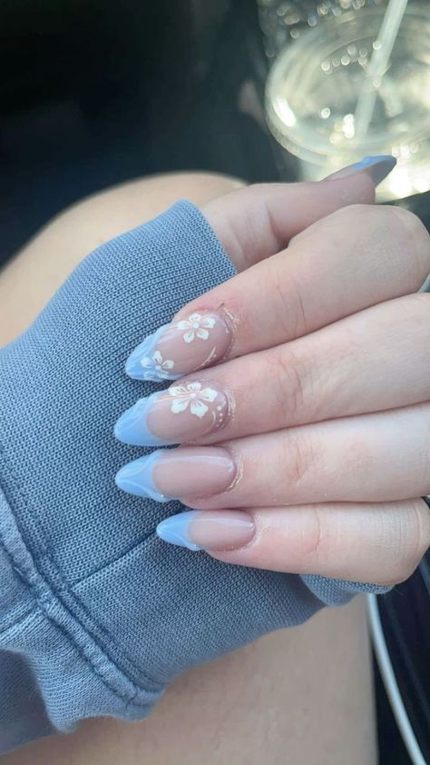 French Tip Blue Flower Nails, Clase Azul Almond Nails, Gel Acrylic Nails Almond, Baby Blue Flower Nails, Almond Nails Blue Design, Baby Blue Nails With Flowers, Almond Nails Baby Blue, Baby Blue Nails Almond, Light Blue Flower Nails