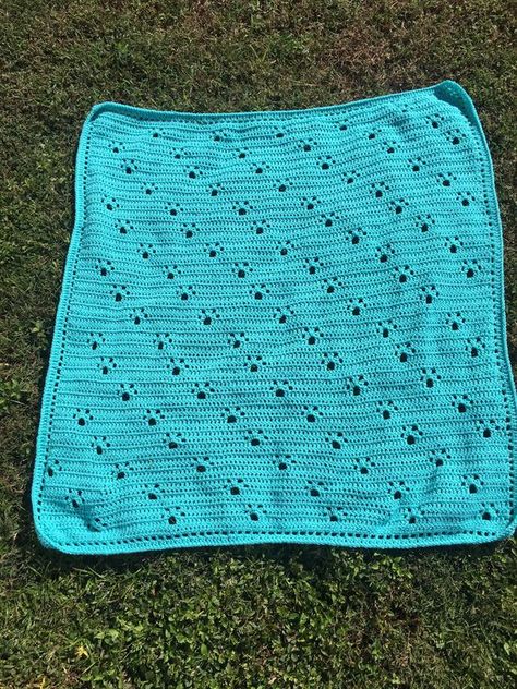 Paw print crochet afghan pattern free Crochet Blanket For Dogs, Paw Print Crochet Blanket, Crochet Pawprint, Crochet Pet Blanket, Crochet Dog Blanket, Paw Print Crochet, Crochet Paw Print, Paw Print Blanket, Crocheting Clothes