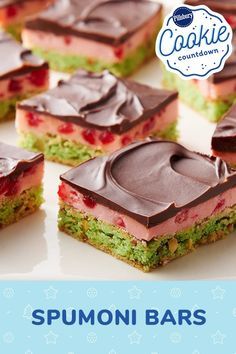 Spumoni Dessert, Pistachio Cookie, Italian Cookie Recipes, Cookie Base, Cake Mug, Cherry Filling, Chocolate Topping, Cookie Bar Recipes, Think Food