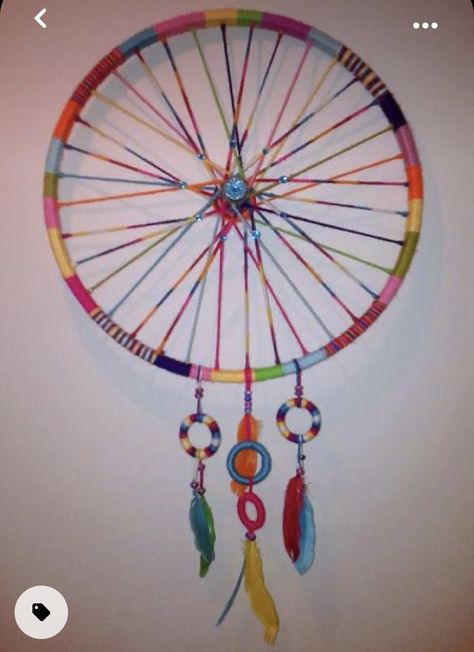 Bicycle Wheel Decor, Wheel Crafts, Bicycle Crafts, Bike Wheels, Wheel Decor, Wheel Art, Garden Decor Diy, Bicycle Wheel, Vintage Garden Decor