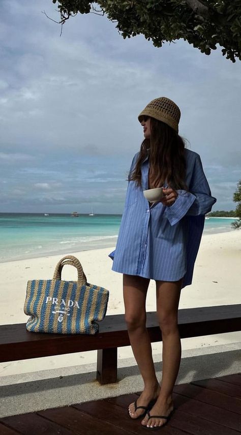 Relaxed Beach Style Outfits, Maldives Fashion Outfits, Summer In Dubai Outfit, Euro Summer Beach Outfit, Portofino Outfit Summer, Portugal Beach Outfit, Matching Outfits Best Friend Vacation, Button Down Beach Outfit, Italian Pool Party Outfit