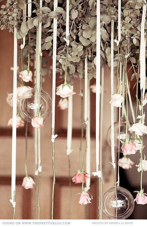 Hanging flowers Decoration Vitrine, Deco Champetre, Rustic Wedding Decorations, Diy Event, Romantic Mood, Hanging Flowers, Mod Wedding, The Ceiling, Wedding Deco