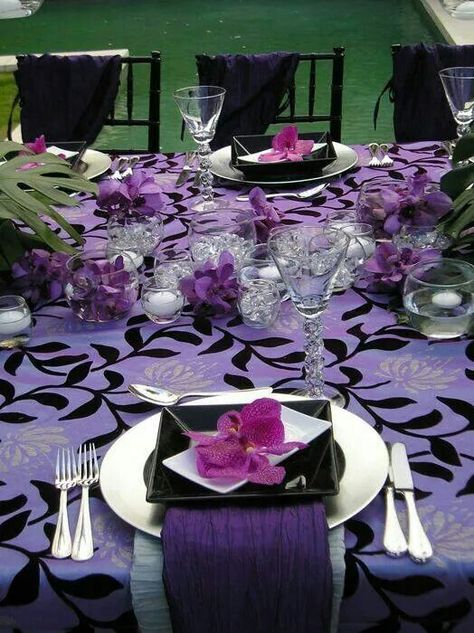 ... Purple Table Settings, Purple Wedding Tables, Purple Centerpieces, Proposal Planning, Purple Table, Wedding Table Linens, Beautiful Tablescapes, Beautiful Table Settings, Pretty Tables