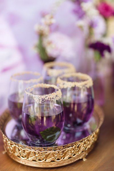 Lila Party, Purple Wedding Centerpieces, Purple And Gold Wedding, Purple Bridal Shower, Violet Wedding, Wedding Colors Purple, Spring Bridal Shower, Amethyst Wedding, Purple Party