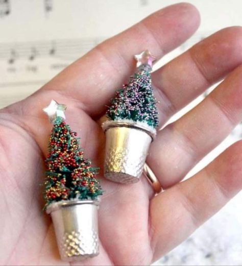 Tiny Christmas Trees, Vintage Christmas Crafts, Starry Nights, Holiday Crafts Christmas, Miniature Christmas, Christmas Makes, Christmas Ornament Crafts, Christmas Crafts Decorations, Christmas Ornaments To Make